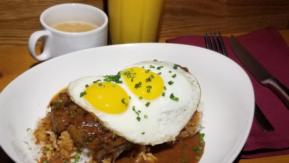 Don’t mind the mess when you’re eating a Loco Moco! Credits to @trfiregrillwaikiki