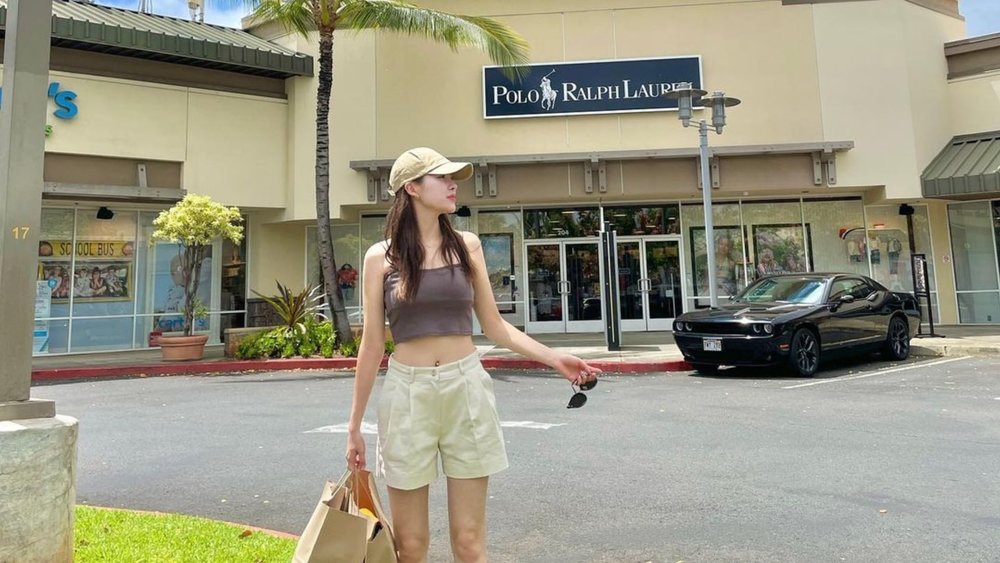 Prepare to splurge and spend those well-earned bucks! Image credits: @hp.naong on Instagram