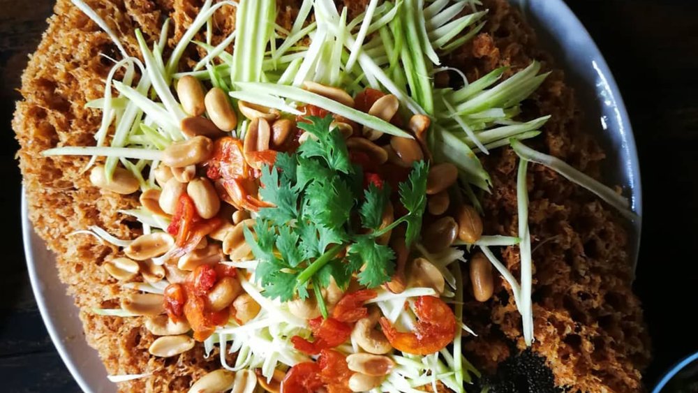 Dig in with your hands when you eat this yummy dish! Image credits: @siripruttikul on Instagram