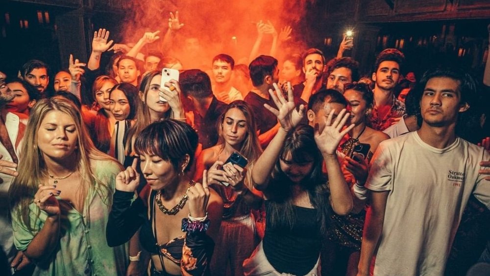 Sing Sing Theater Bar has plenty of tricks up its sleeves: various genres, theme parties, performances, and more! Credit: @singsingtheater.bangkok on Instagram