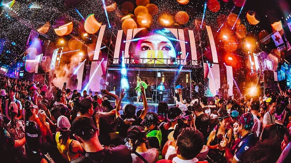 Bop to the beat of a variety of genres at Route 66. Credit: @rapterqwerxy on Instagram