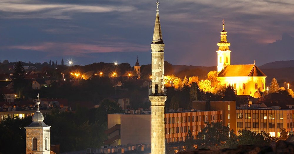 Tiểu tháp Minaret Eger