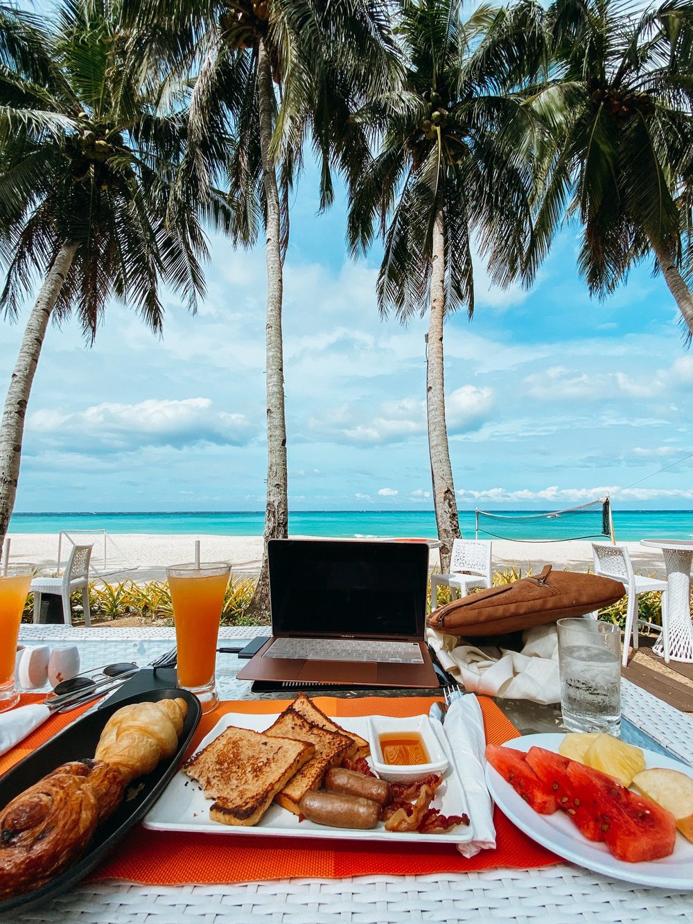 eat-your-way-through-these-buffets-in-boracay-klook-travel-blog