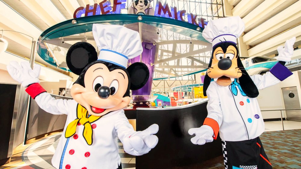  Chef Mickey's Cho Cả Gia Đình 