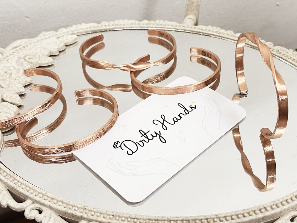 Dirty Hands Studio主打紅銅手鐲製作，親手打造專屬手鐲。