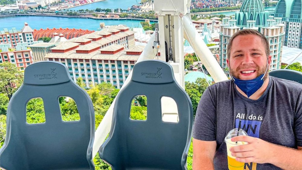 Dine in the sky at the SkyHelix. @jakesonaplane