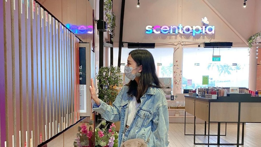 Make your own signature scent with Scentopia. Credits to @andreasoh