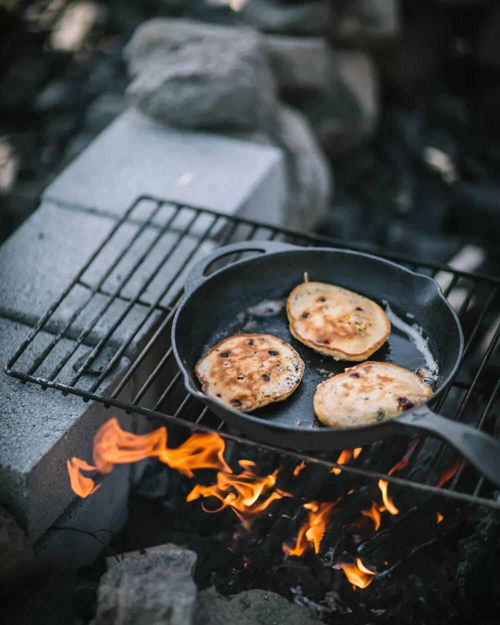 炮製pancake的材料非常簡單，只需準備好雞蛋、牛奶和pancake粉已可。 (Instagram @campemoon)