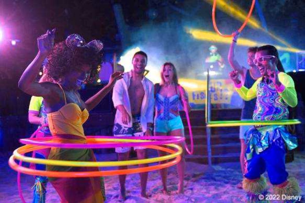 4749 フロリダ ウォルト・ディズニー・ワールド フラフープする若者たち