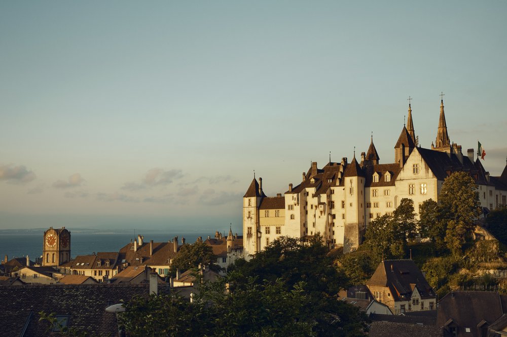 瑞士 納沙泰爾 Neuchâtel 城堡 教堂 小鎮 中世紀