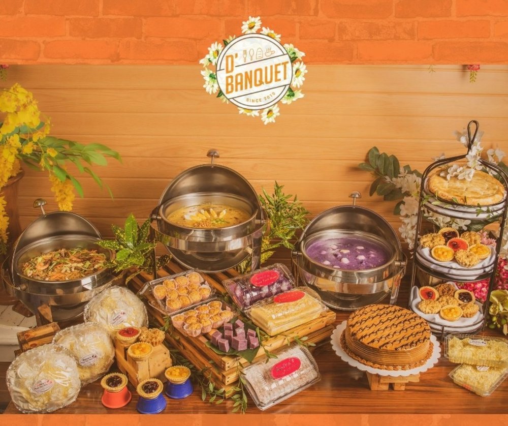 Different pies and pastries