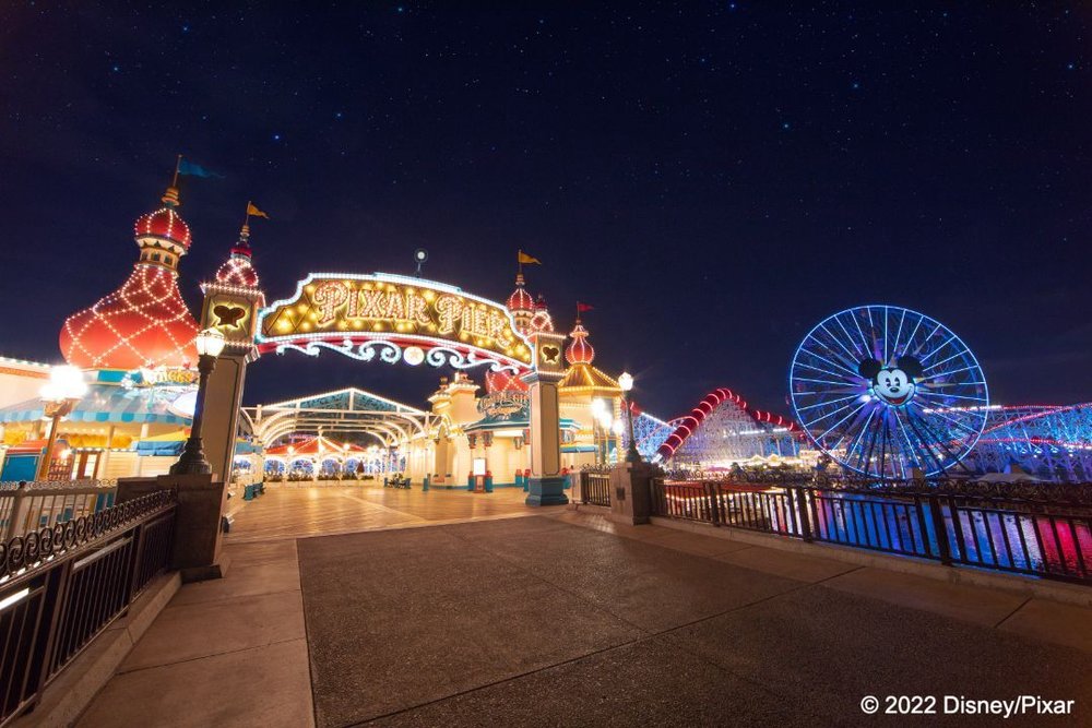 4100 ディズニーランド リゾート　ピクサー・ピア　夜