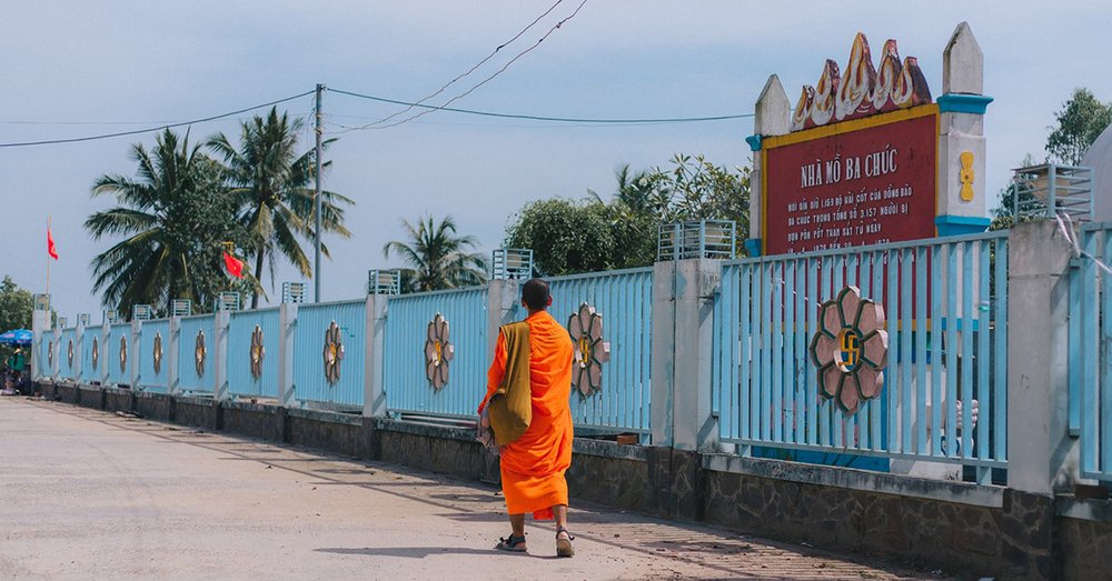 Nhà Mồ Ba Chúc