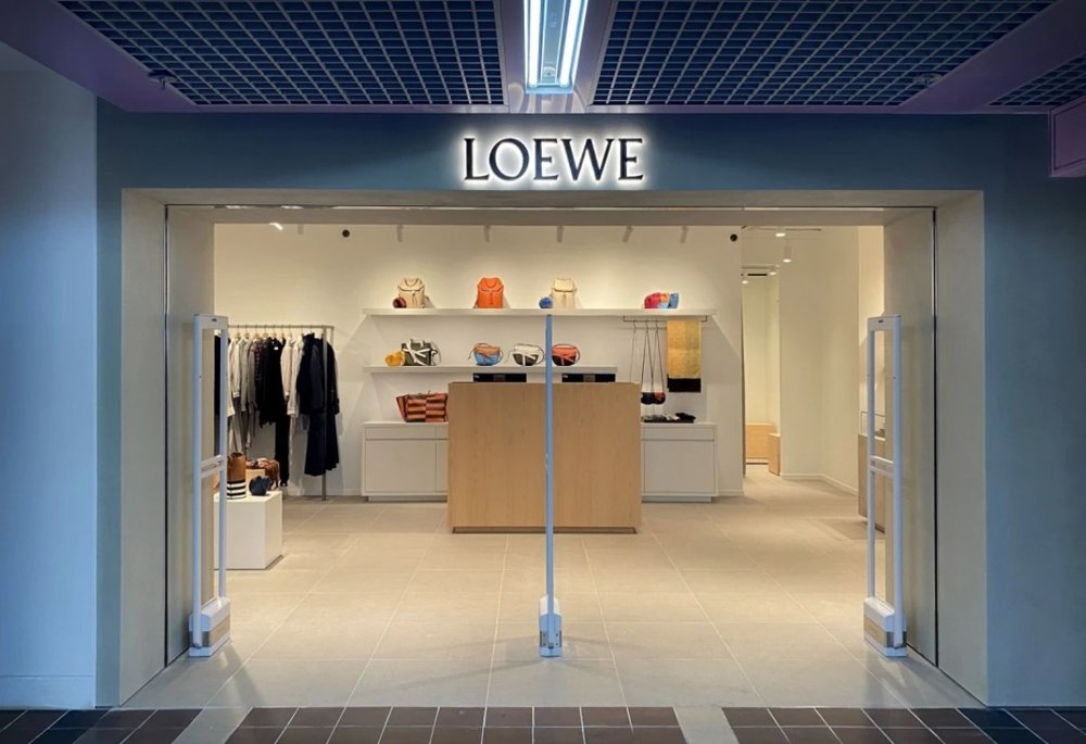 Loewe於上年進駐新海怡廣場Outlet，小資女一定要去掃貨呀！