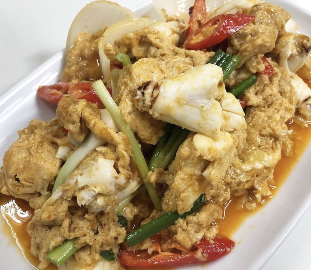 Yellow sauce with spring onion