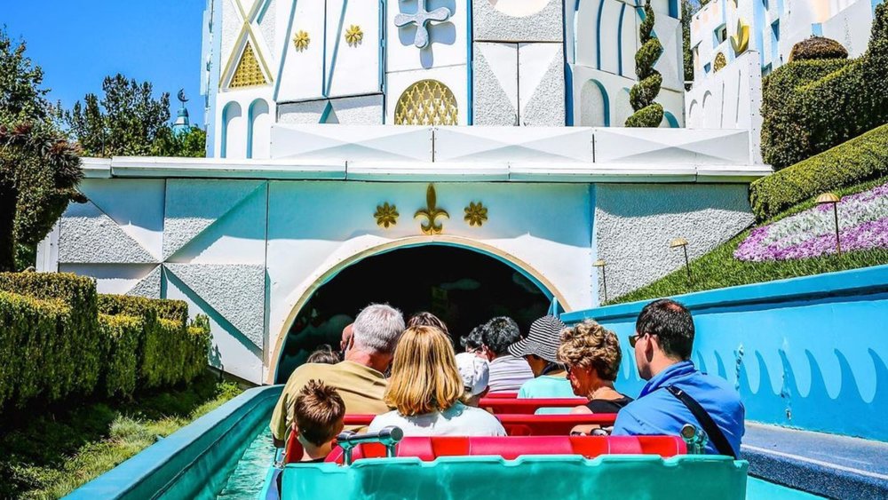 9 Rides in Hong Kong Disneyland Worth Lining Up For - Klook Travel Blog