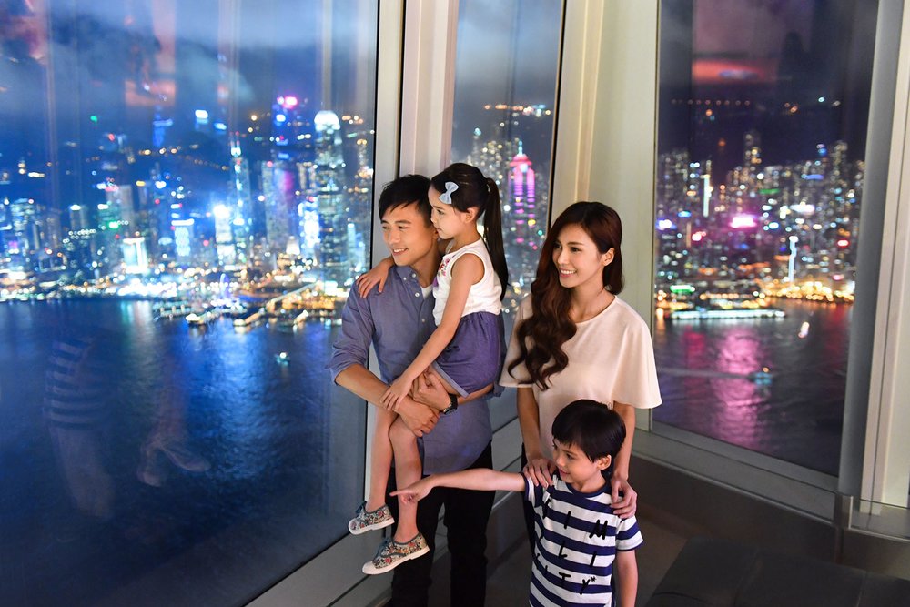 A family sightseeing in Hong Kong
