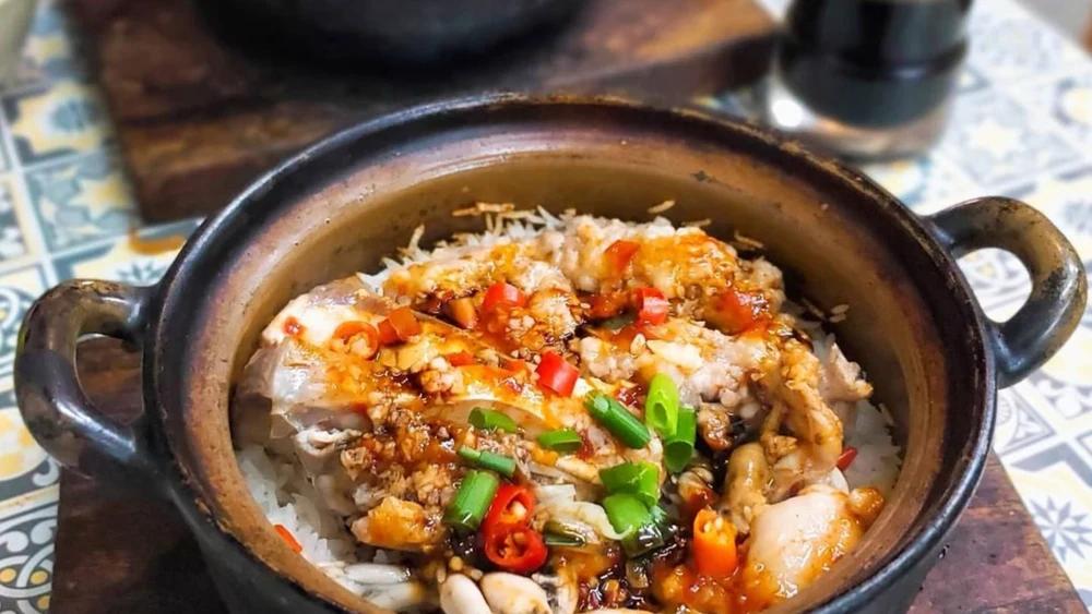 Claypot rice is a popular dish that originated in Southern China. Image credits: @tastytommy on Instagram