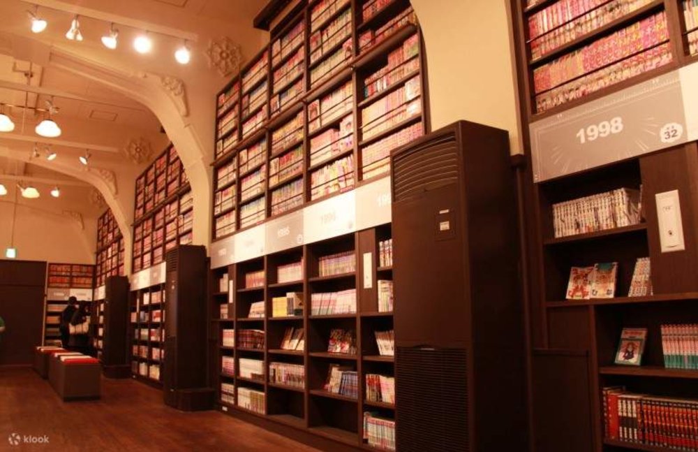 京都国際漫画ミュージアム　マンガの壁