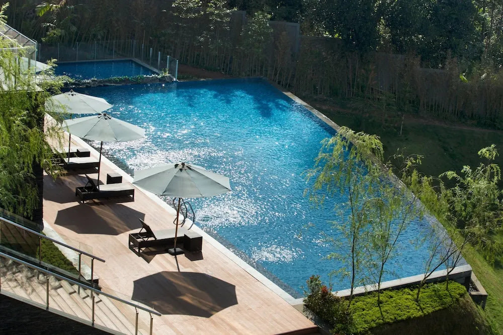 InterContinental Bandung Dago Pakar Hotel - Swimming Pool