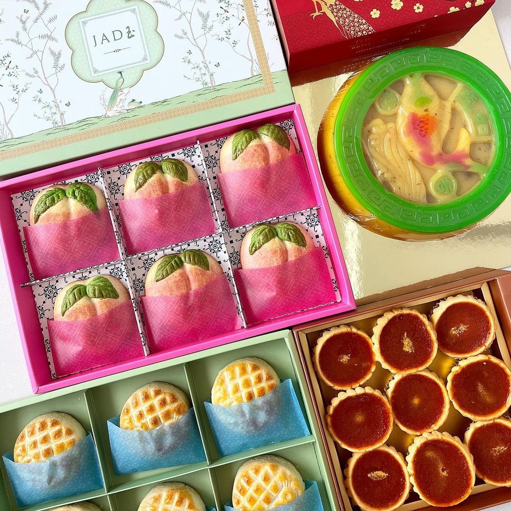 Tarts and other Chinese dessert