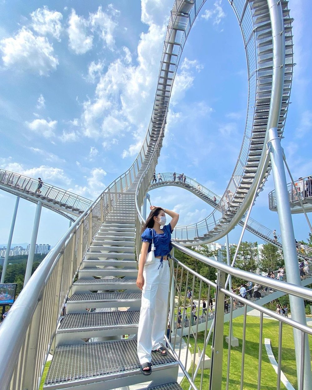 太空漫步 Space Walk