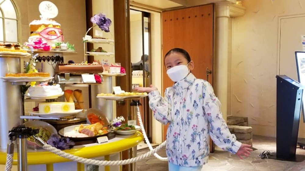 Satisfy your sweet tooth with a 90-minute dessert buffet at Salon de Sweets! Credits: @daisukeihara1011 on Instagram