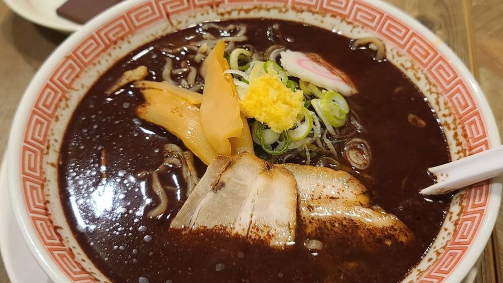 Sink your teeth into choccy noodles! Credits to @kjycu