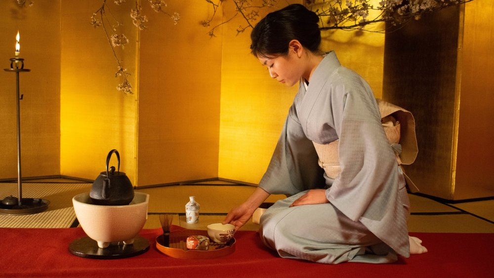 Learn all the steps of preparing tea in a Japanese tea ceremony. Credits: Roméo A. on Unsplash