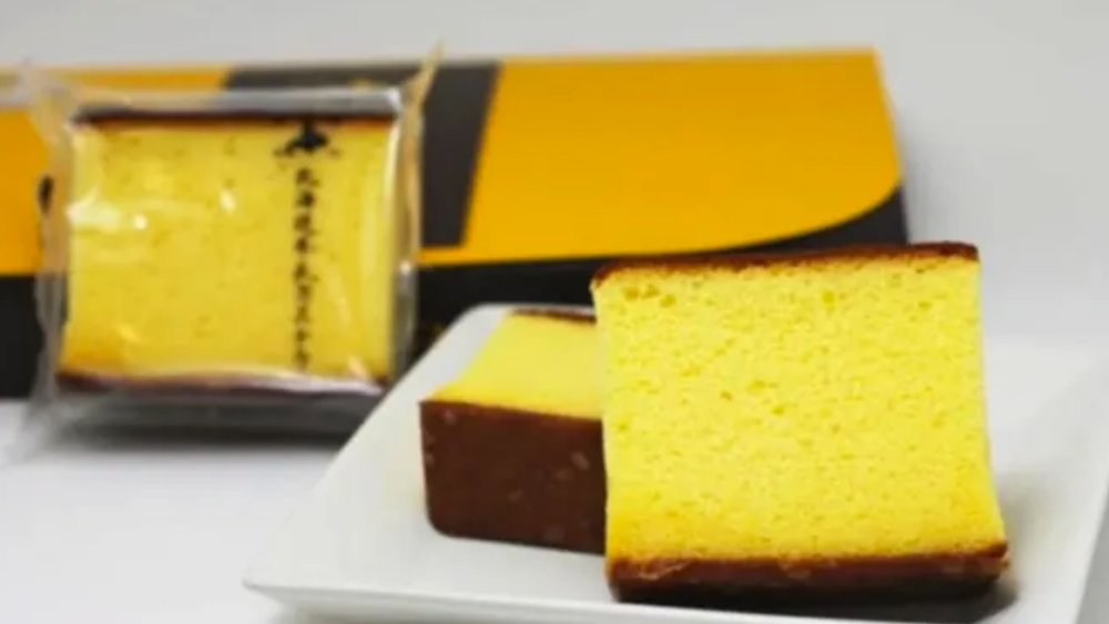 Hokkaido Milk Castella is best paired with a glass of milk!