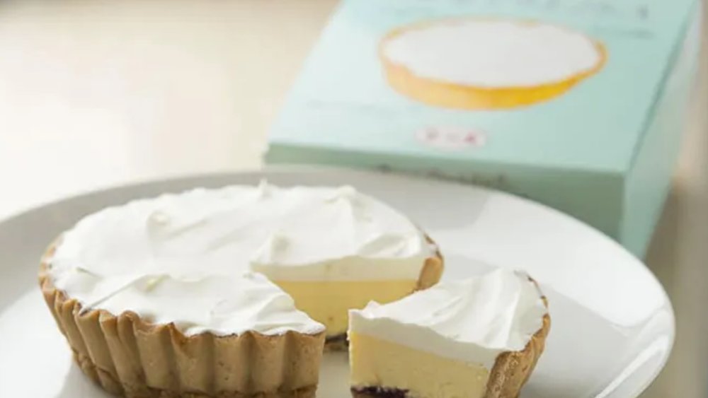 This Furano Yukidoke Cheesecake is a pretty and delicious souvenir!