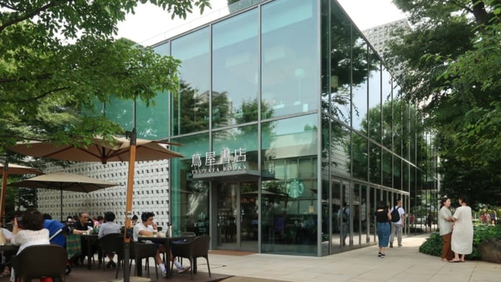 If you’re more into the indie stuff, you’ll love perusing this hip part of town.