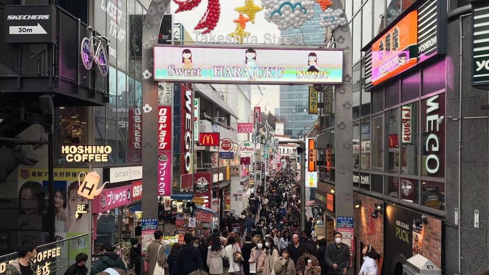 You can find everything from streetwear to Lolita accessories in just one street. Credits to @alexdavey24