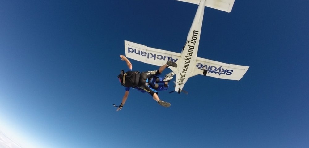紐西蘭跨年景點奧克蘭高空跳傘