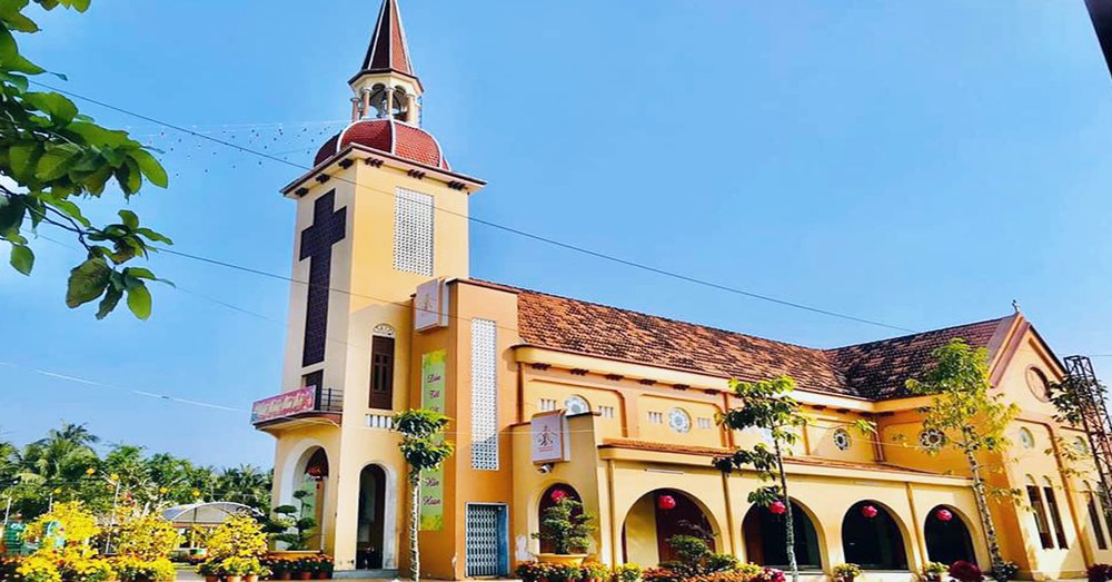 Khám Phá Nhà Thờ La Mã: Điểm Nhấn Kiến Trúc Khi Du Lịch Bến Tre