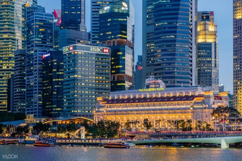 The Fullerton Hotel Singapore - Facade