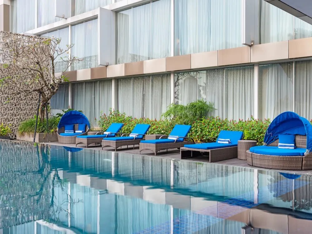 ARTOTEL Suites Bianti Hotel Jogja - Swimming Pool