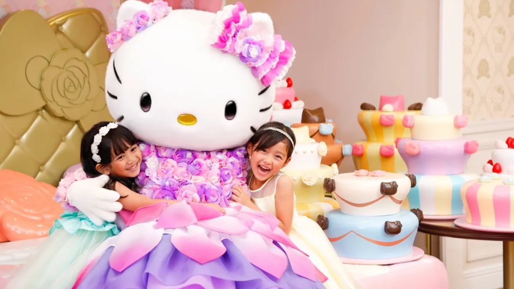 You can have fun with your kids at Hello Kitty’s house to learn more about her family and favorite things