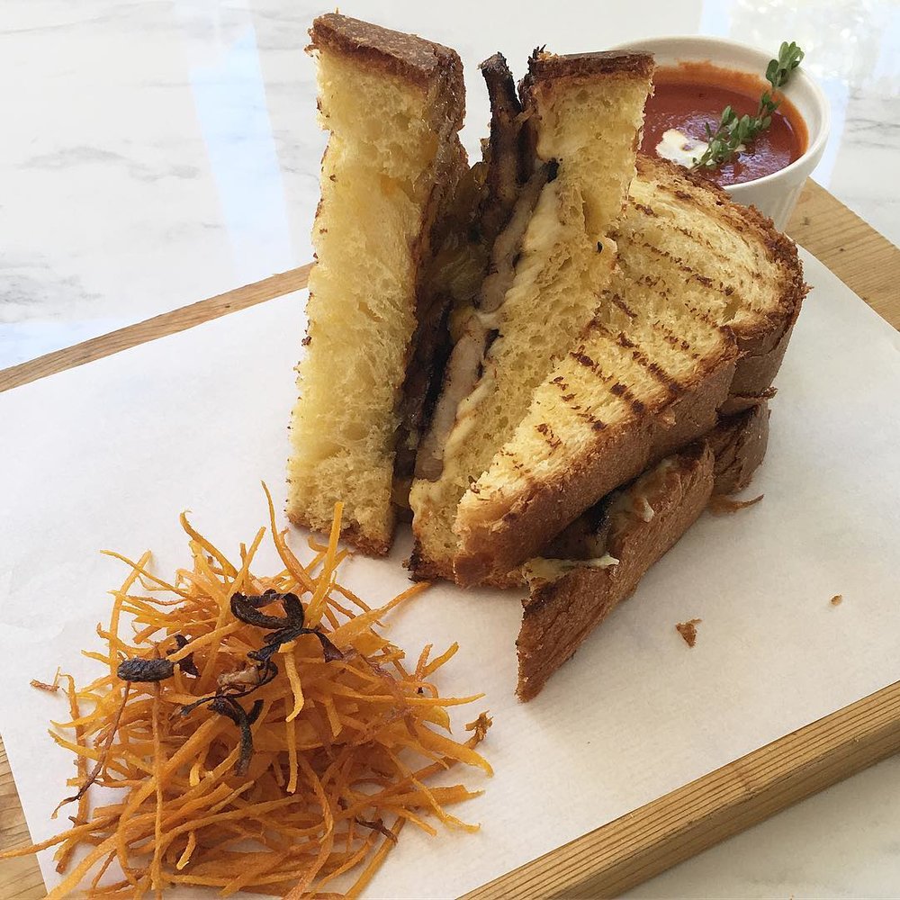 Toasted bread cheese