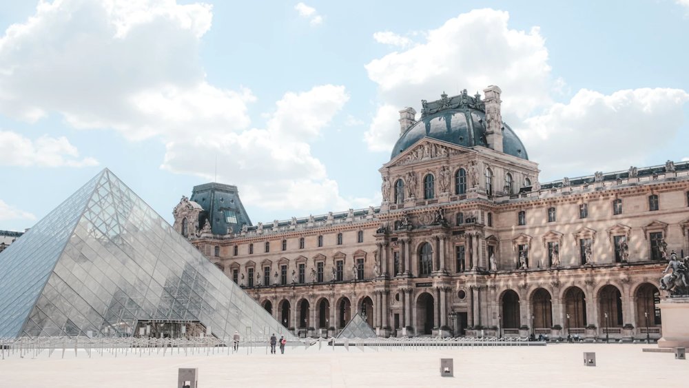 the louvre pyramid