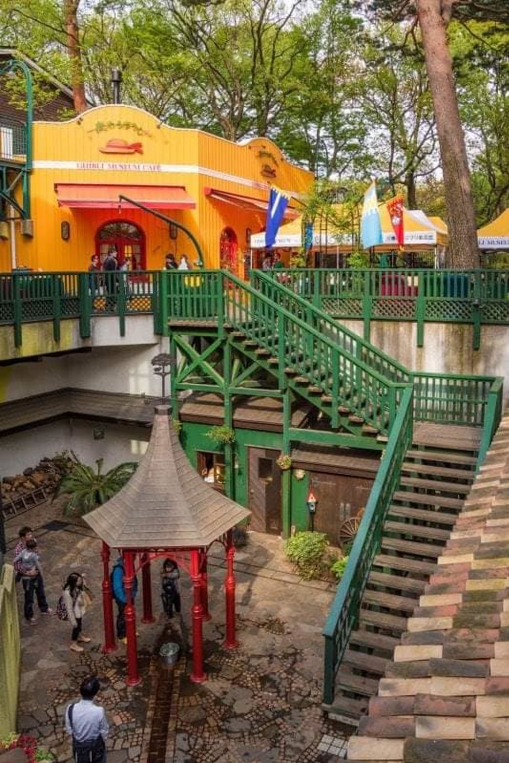 Straw Hat Cafe Facade