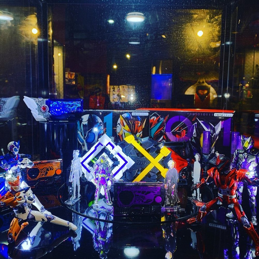 Different Kamen Rider action figures