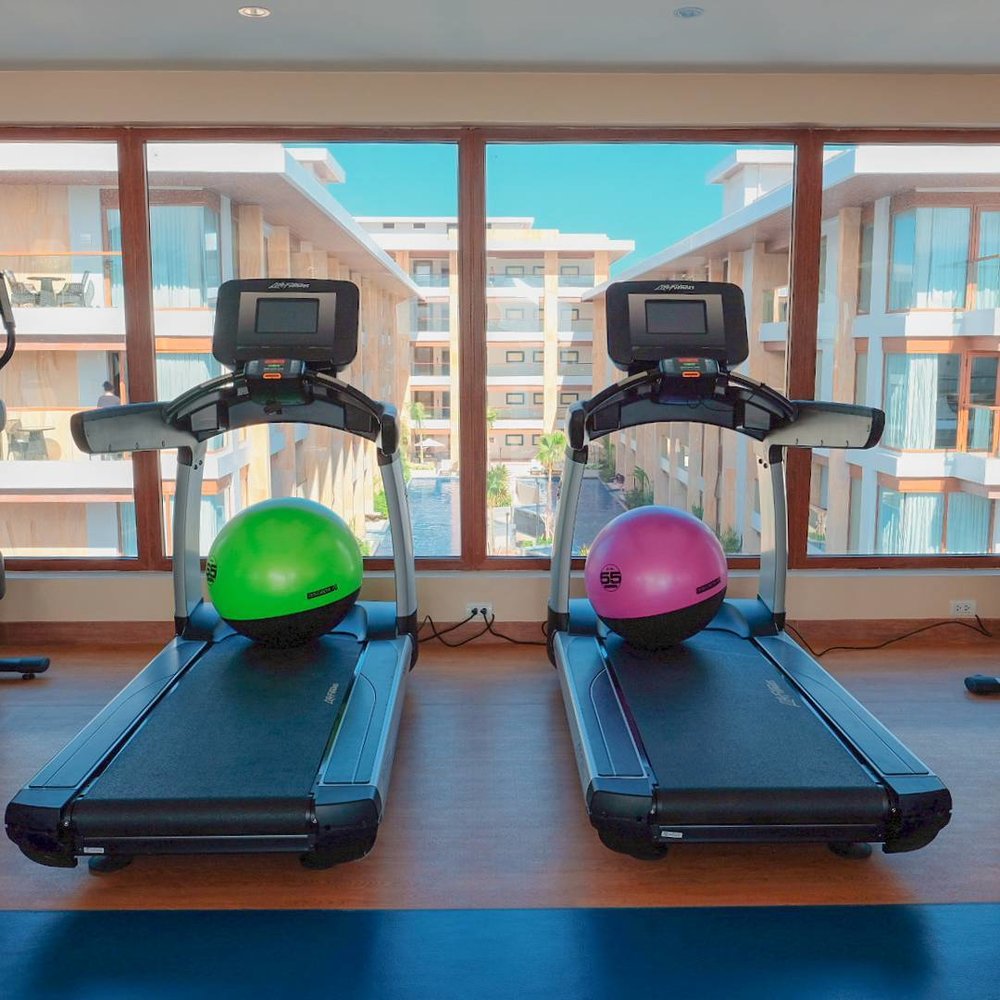 Gym with the view of the entire hotel