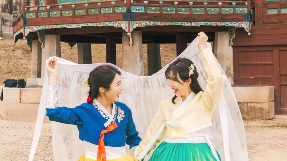 two girls wearing Hanboks