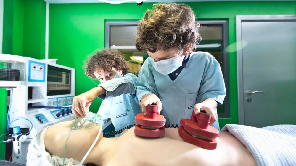 kids pretending to be doctors in Kidzania