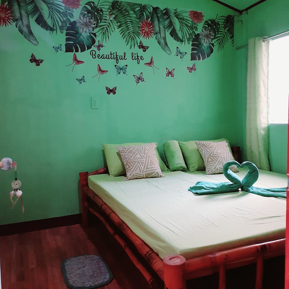Room with green interior