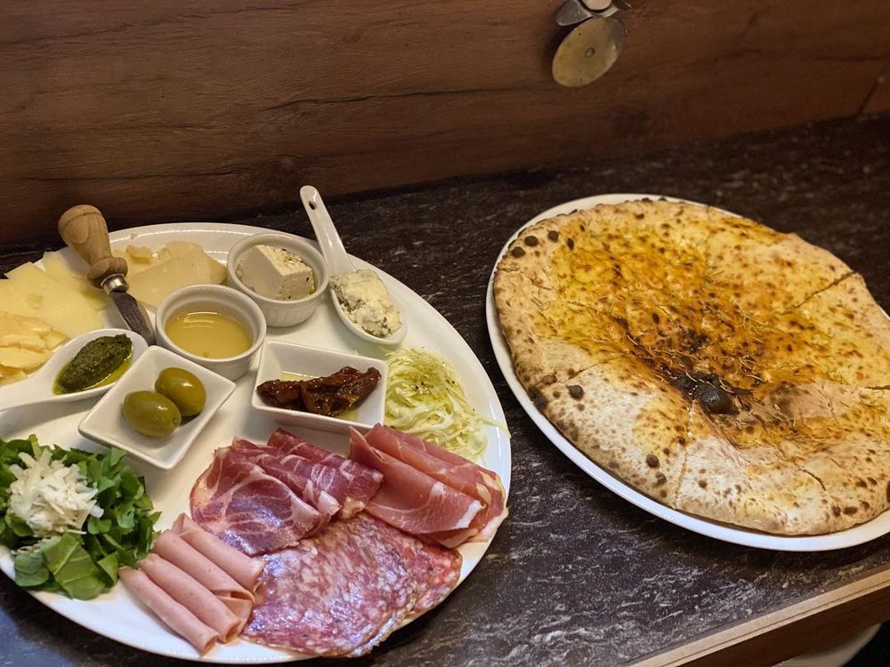 Pizza and focaccia bianca 