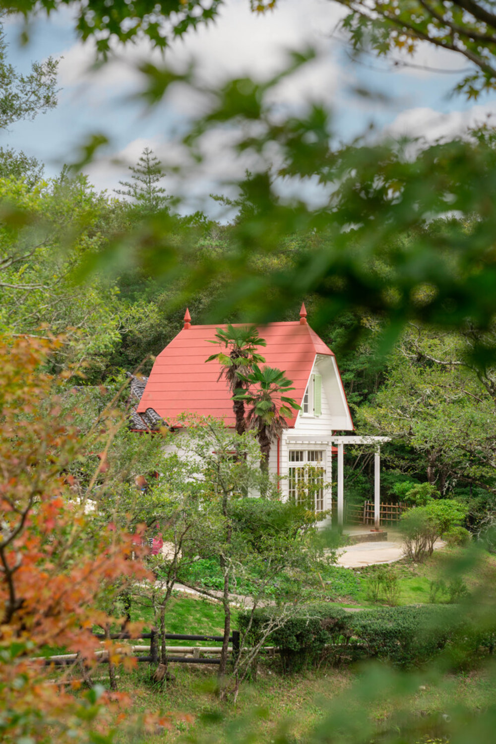 どんどこ森 となりのトトロ サツキとメイの家