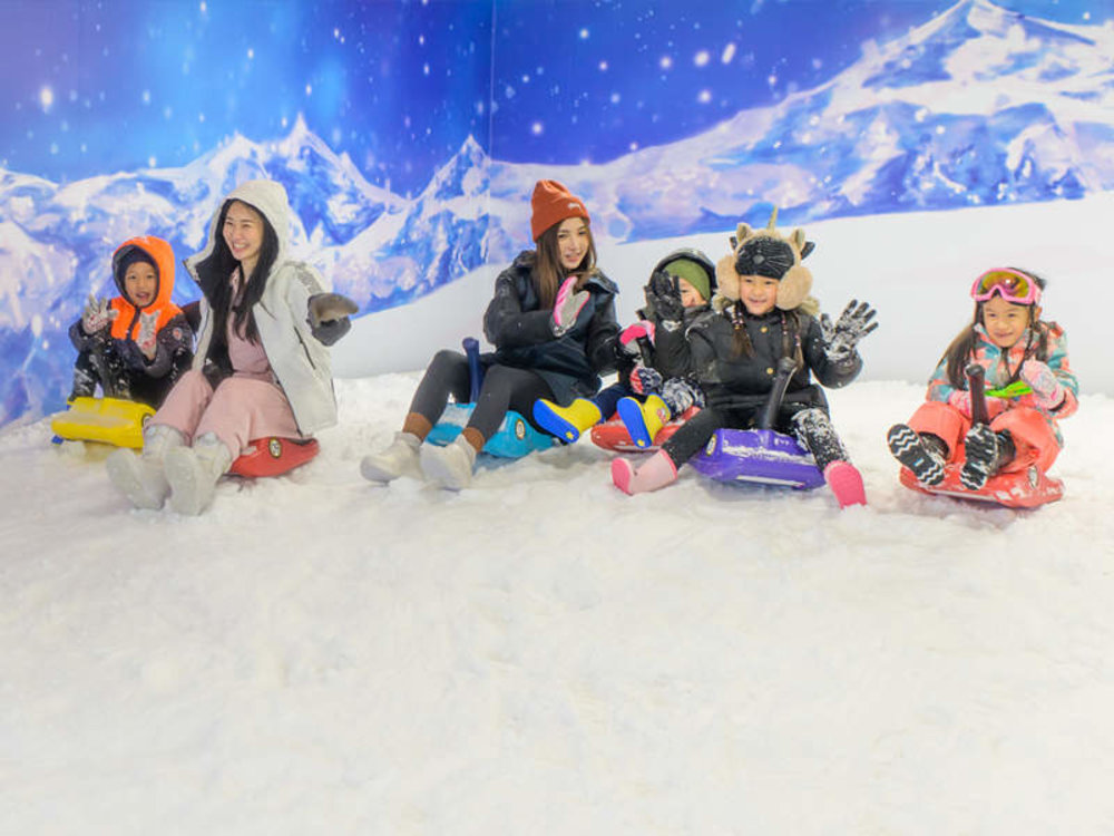 台灣室內滑雪場：高雄SKI SCHOOL飄雪樂園