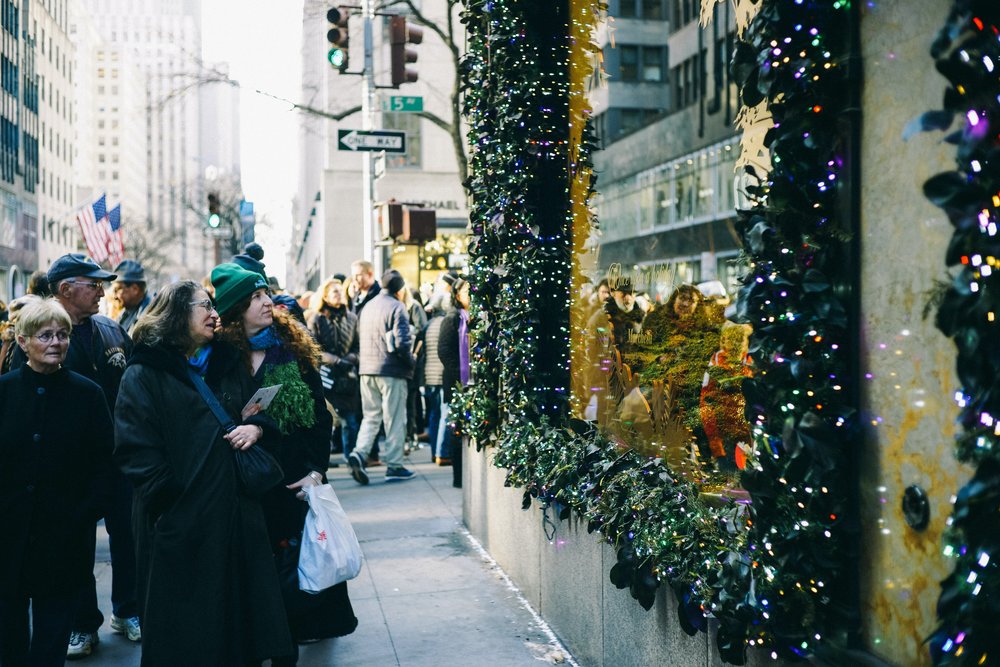 Christmas shopping at Fifth Avenue New York best winter destination